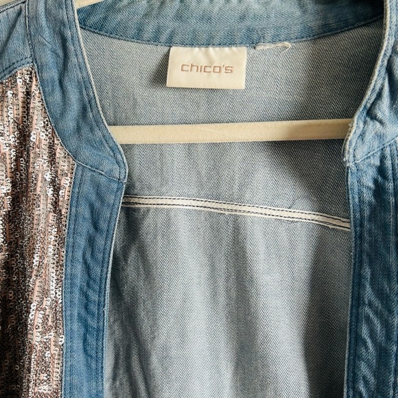 CHICOS YACHT ROCK  DENIM SEQUINED JACKET 🔥👖 - Picture 4 of 7